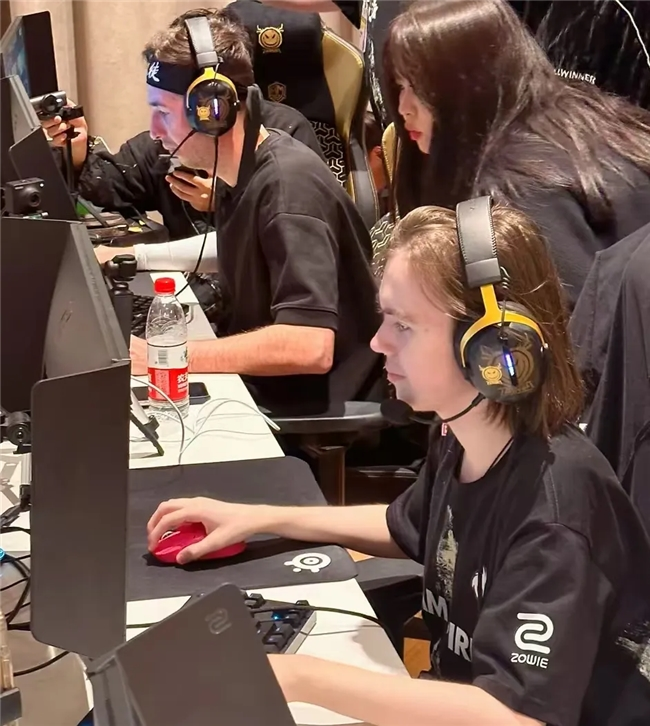 WE赛后更博：很抱歉，我们在这个赛季还是未能再进一步