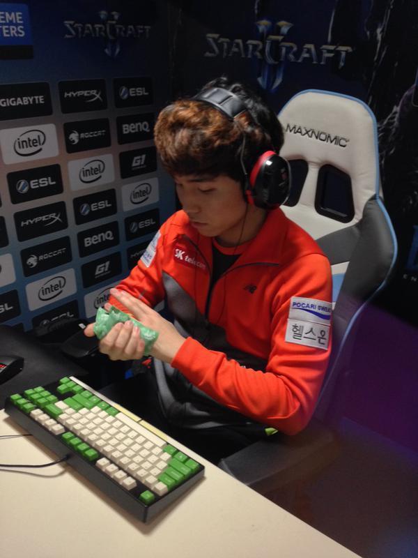 LCK T1世界赛前换教练，前冠军打野Bengi担任主教练